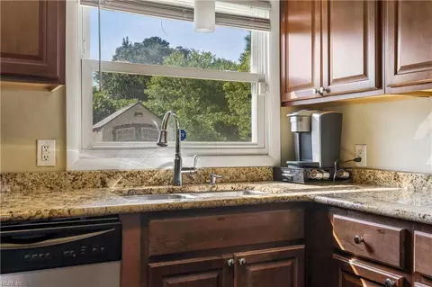 Kitchen - 3211 Custer Ct, Hampton, VA 23666 photo 4 of 4