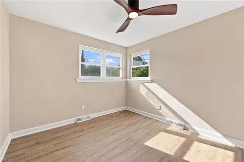Bedroom - 9525 Willow Ter, Norfolk, VA 23503 photo 2 of 4