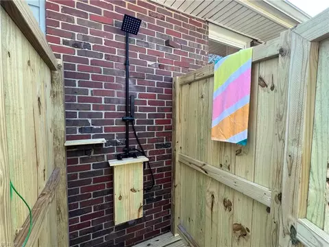 Exterior - 9525 Willow Ter, Norfolk, VA 23503 photo 3 of 8
