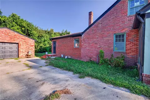 Exterior - 113 Halifax St, Suffolk, VA 23434 photo 7 of 9