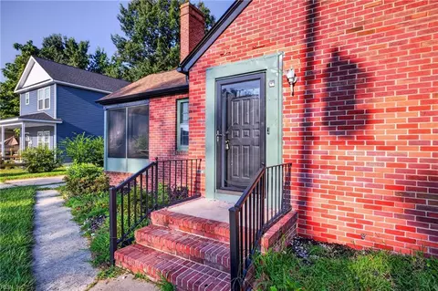 Exterior - 113 Halifax St, Suffolk, VA 23434 photo 4 of 9
