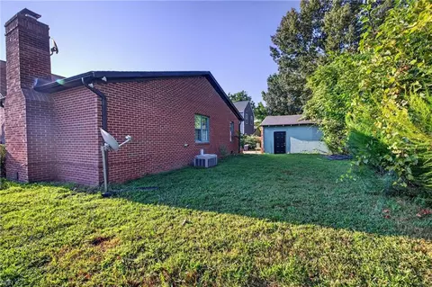 Exterior - 113 Halifax St, Suffolk, VA 23434 photo 9 of 9