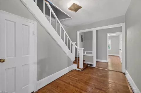 Entry Way - 113 Halifax St, Suffolk, VA 23434 photo 2 of 3