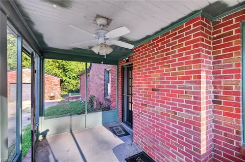 Exterior - 113 Halifax St, Suffolk, VA 23434 photo 5 of 9