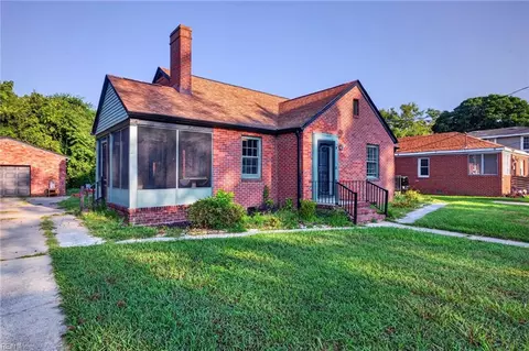 Exterior - 113 Halifax St, Suffolk, VA 23434 photo 3 of 9
