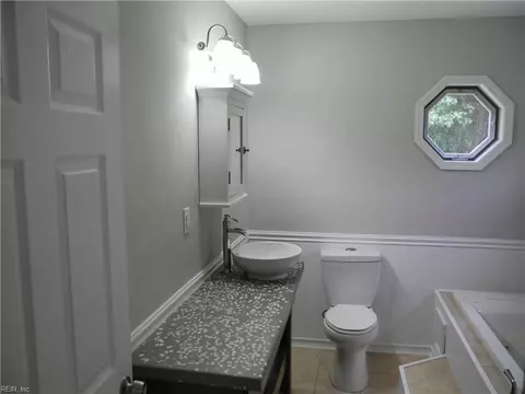 Bath - 4476 Noahs Ln, Gloucester, VA 23061 photo 1 of 7