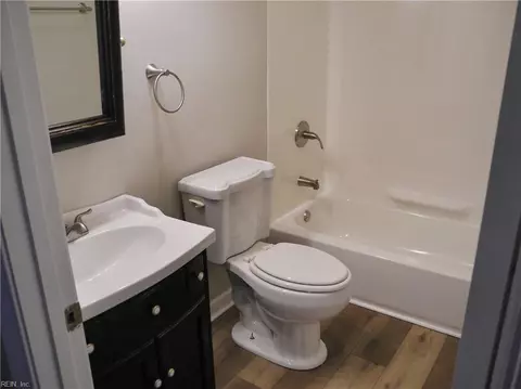 Bath - 4476 Noahs Ln, Gloucester, VA 23061 photo 7 of 7