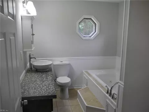 Bath - 4476 Noahs Ln, Gloucester, VA 23061 photo 2 of 7