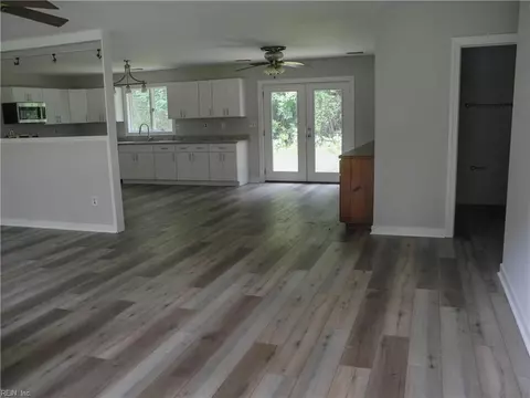 Living - 4476 Noahs Ln, Gloucester, VA 23061 photo 1 of 3