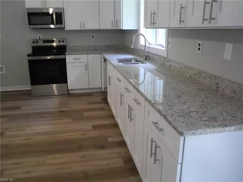 Kitchen - 4476 Noahs Ln, Gloucester, VA 23061 photo 2 of 3