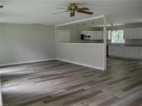 Living - 4476 Noahs Ln, Gloucester, VA 23061 photo 2 of 3