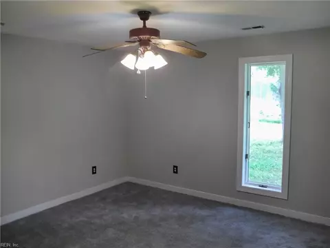 Bedroom - 4476 Noahs Ln, Gloucester, VA 23061 photo 2 of 4
