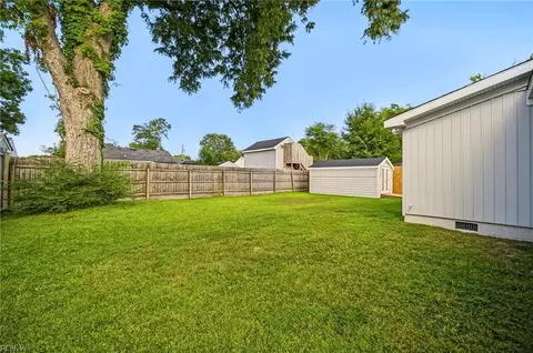 Exterior - 409 Sharp St, Virginia Beach, VA 23452 photo 4 of 7