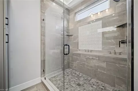 Bath - 409 Sharp St, Virginia Beach, VA 23452 photo 2 of 6