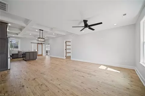 Living - 409 Sharp St, Virginia Beach, VA 23452 photo 2 of 3