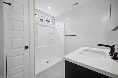 Bath - 409 Sharp St, Virginia Beach, VA 23452 photo 6 of 6