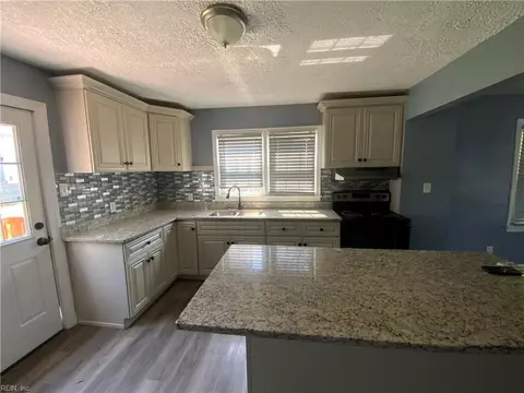 1118 N Mallory St, Hampton, VA 23661 photo 3