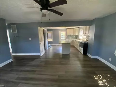 1118 N Mallory St, Hampton, VA 23661 photo 2