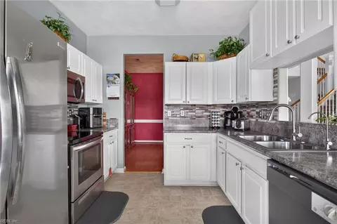 Kitchen - 1025 Legends Way, Suffolk, VA 23435 photo 2 of 3
