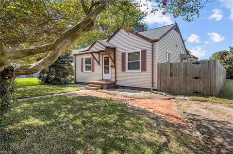 73 Greeneland Blvd, Portsmouth, VA 23701