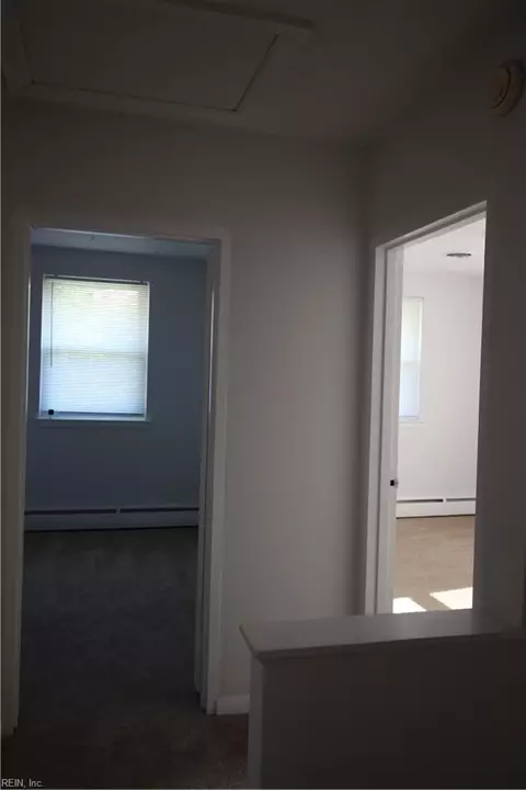 Entry Way - 1111 Redgate Ave, Norfolk, VA 23507 photo 3 of 4