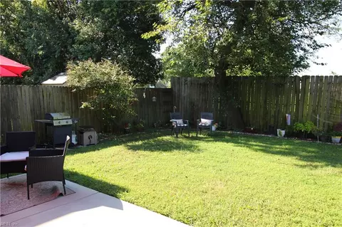 Exterior - 1111 Redgate Ave, Norfolk, VA 23507 photo 3 of 5