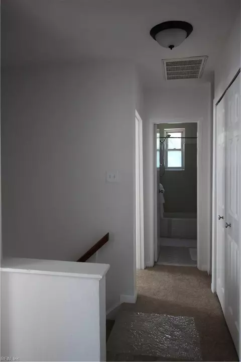Entry Way - 1111 Redgate Ave, Norfolk, VA 23507 photo 4 of 4