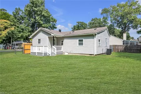 Exterior - 320 Hicks Ave, Norfolk, VA 23502 photo 4 of 4