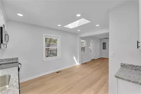Entry Way - 320 Hicks Ave, Norfolk, VA 23502 photo 1 of 2