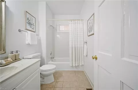 Bath - 1417 S Veaux Loop, Norfolk, VA 23509 photo 1 of 5
