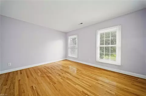 Bedroom - 1417 S Veaux Loop, Norfolk, VA 23509 photo 3 of 6
