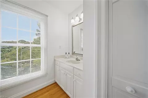 Bath - 1417 S Veaux Loop, Norfolk, VA 23509 photo 5 of 5