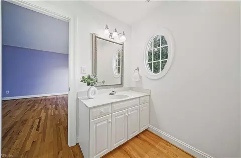 Bath - 1417 S Veaux Loop, Norfolk, VA 23509 photo 3 of 5