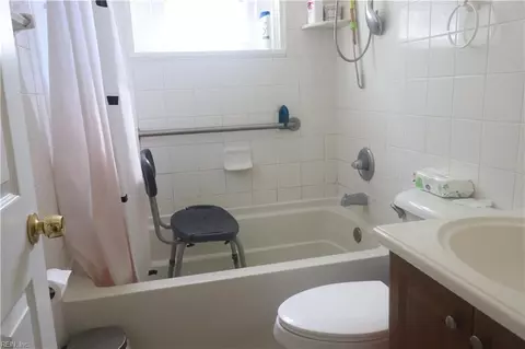 Bath - 445 Smiley Rd, Hampton, VA 23663 photo 1 of 1