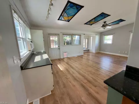 Living - 3609 Matoaka Rd, Hampton, VA 23661 photo 3 of 5