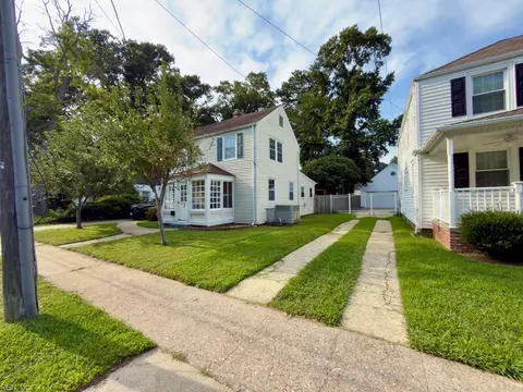 Exterior - 3609 Matoaka Rd, Hampton, VA 23661 photo 2 of 7