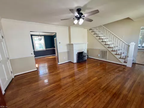 Living - 3609 Matoaka Rd, Hampton, VA 23661 photo 2 of 5