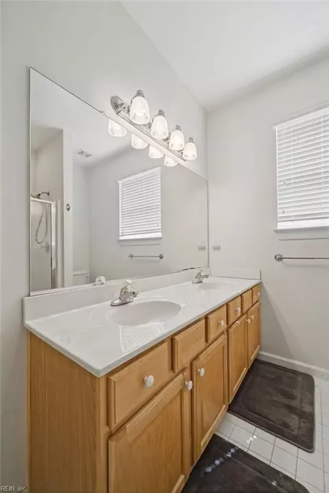 Bath - 236 Zelkova Rd, Williamsburg, VA 23185 photo 2 of 6