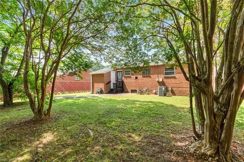 Exterior - 19 Cornelius Dr, Hampton, VA 23666 photo 6 of 6