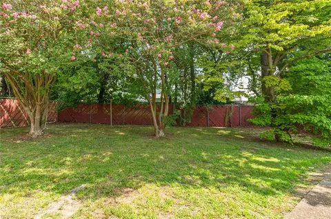 Exterior - 19 Cornelius Dr, Hampton, VA 23666 photo 3 of 6