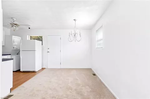 Dining - 19 Cornelius Dr, Hampton, VA 23666 photo 2 of 2