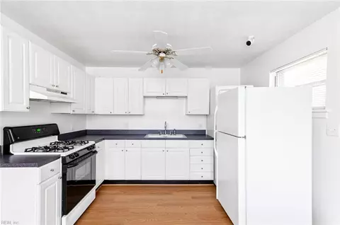 Kitchen - 19 Cornelius Dr, Hampton, VA 23666 photo 1 of 1