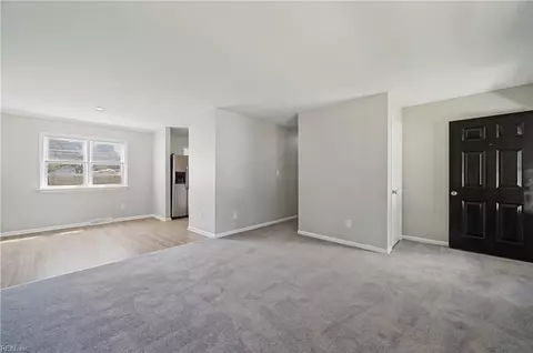 Living - 502 Regina Ct, Hampton, VA 23669 photo 3 of 4