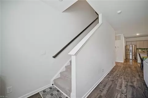 Entry Way - 116 Regency Ln, Franklin, VA 23851 photo 1 of 8
