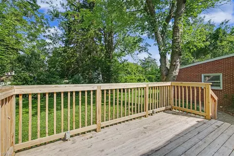 Exterior - 8 Riverdale Dr, Hampton, VA 23666 photo 5 of 6