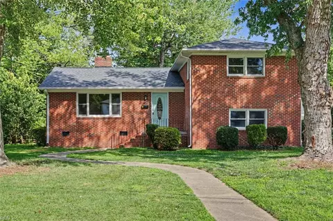 Exterior - 8 Riverdale Dr, Hampton, VA 23666 photo 2 of 6