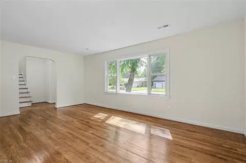 Living - 8 Riverdale Dr, Hampton, VA 23666 photo 5 of 5