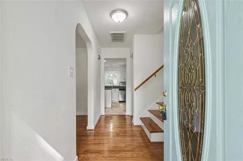 Entry Way - 8 Riverdale Dr, Hampton, VA 23666 photo 1 of 2