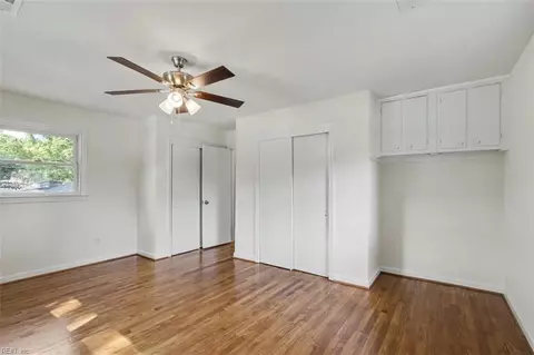 Bedroom - 8 Riverdale Dr, Hampton, VA 23666 photo 3 of 9