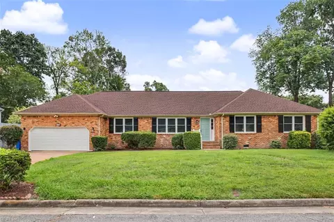 904 Stockbridge Dr, Virginia Beach, VA 23464